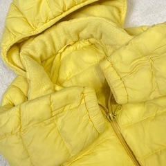 美品　UNIQLO ライトウォームパデットパーカー 80サイズ　イエロー　黄色の画像
