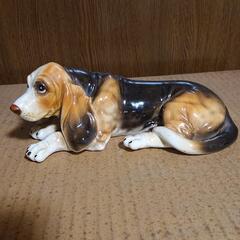 ビーグル犬陶器置物の画像