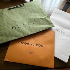 LouisVuitton/Gucci /SaintLaurent...