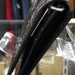 【ジャングルジャングル岸和田店】ヴィヴィアンウェストウッド　レザー　長財布　の画像