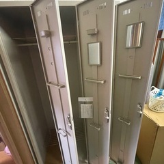 3連ロッカーの画像