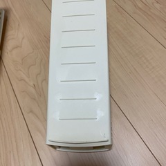 ダイソーのシューズラック(ベージュ色)7個の画像