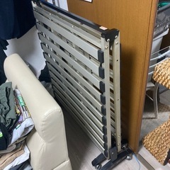 シングルベッドフレーム 折りたたみ式の画像