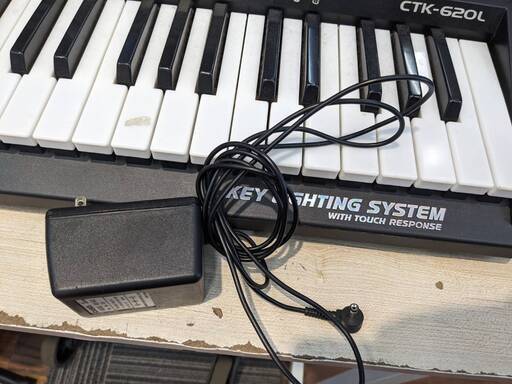 CASIO 光ナビゲーションキーボード　CTK-620L スタンド付き CASIO 光ナビゲーションキーボード CTK-620L スタンド付き