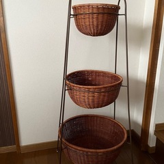 アジアン調アイアン三段カゴ棚