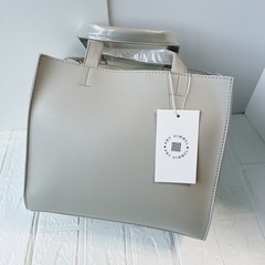 未使用品✨収納力が高く丁度いいサイズ感のハンドバッグ 卒園式 入...