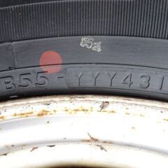 深溝スタッドレス　キャラバン（ハイエース？）１９５　８０R１５　LT　107/105 　2018年後期 （18年43周）7.5から8mm　日産純正鉄ホイール付き　４本セット　ヨコハマ　アイスガード　日産純正鉄ホイール付き　J15　×５　1/2　の画像