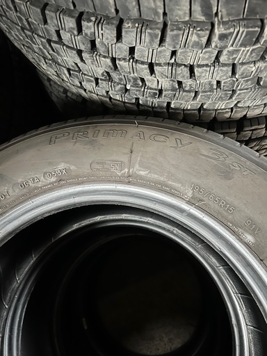 [中古タイヤ] MICHELIN PRIMACY 3 195/65R15