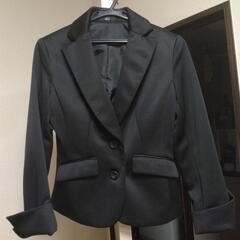 激安！　黒スーツ　Ｍサイズ ３点セット　中古