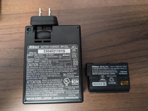Nikon 充電器とバッテリー