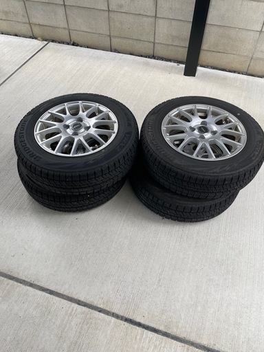 スタッドレスタイヤ