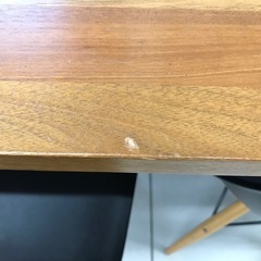 ダイニングテーブル　良品計画　ウォールナット材の画像