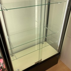 【引き取り1/15まで】ガラスショーケース ハイケース 高さ190cm/212cm 幅90cm 照明付き 店舗什器 ディスプレイの画像