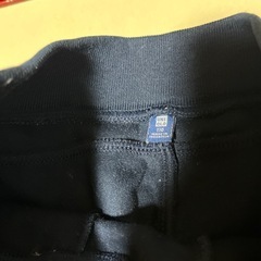 ユニクロ110ズボンセットの画像