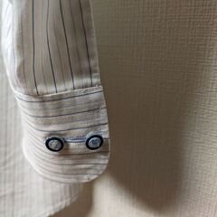 取引中.カッターシャツＬサイズの画像