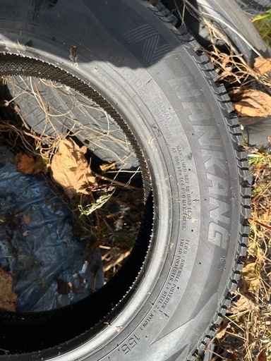 バリ溝スタッドレスタイヤ