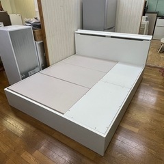 リクエスト商品!! 大型ベッド!! クイーンサイズ ニトリ ベッドフレーム エマ マットレス 低反発 大特価です!! 家具 ベッド の画像