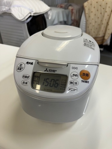 MITSUBISHI 三菱⭐️炊飯器　NJ-NH106-W