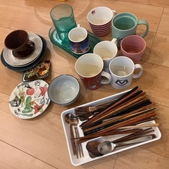無料 マグカップやプレート等食器さしあげます