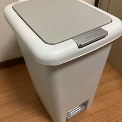 20リットルくらいのゴミ箱
