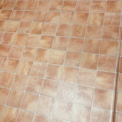 決まりました🙇‍♀️⑫テラコッタ柄、大理石柄(白)のビニール床シート1.8×3M程 の画像