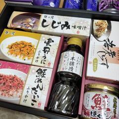 お酒や、食品いろいろセットの画像
