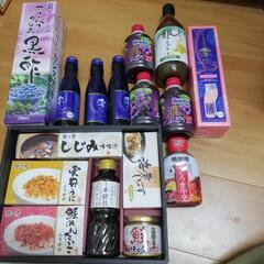 お酒や、食品いろいろセットの画像
