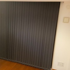 黒のブラインド　ポリエステル素材