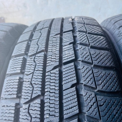 バリ山　TOYO TRANPATH TX 195/65R15 スタッドレス　タイヤ　2020年製　15インチ