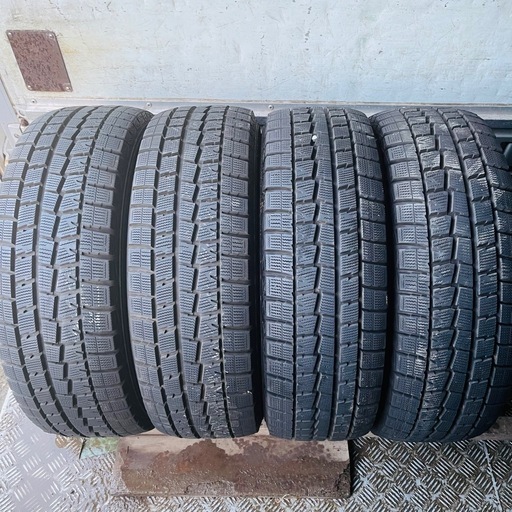 極上タイヤ　DUNLOP ダンロップ　WM01 215/65R16 スタッドレス　タイヤ　2019年製　16インチ