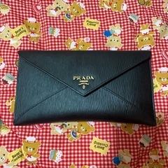 PRADA 新作人気長財布中古