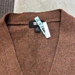 UNIQLO プレミアムラムVネックカーディガンの画像