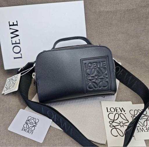 美品 LOEWE ショルダーバッグ ハンドバッグ カメラクロスボディバッグ