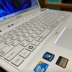 ノートパソコン　corei5 メモリ4GB SSD240GB ブルーレイの画像