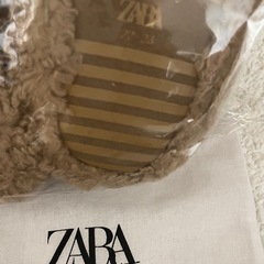 ☆ZARA☆ザラ　子犬モコモコルームシューズの画像
