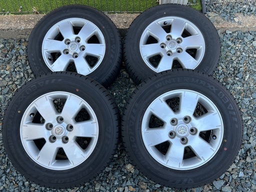 195/65R15 ダンロップ DUNLOP WINTER MAXX 03スタッドレス  2021年製 トヨタ ヴォクシー ノア純正　溝有