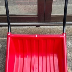 雪かき スコップ ポリカブレード付き 深型ダンプ ポリプロピレン...