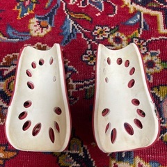 サッカー　すねあて　年長から1年生くらいの画像