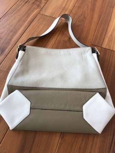 FURLA、レザーバッグ