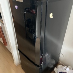 2段冷蔵庫で冷凍庫ついてます。