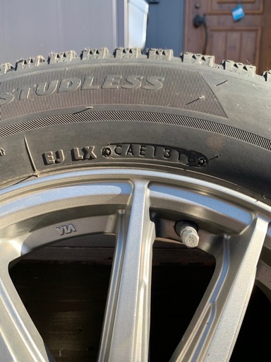 《お取引中》スタッドレス 185/65R15 VRX2