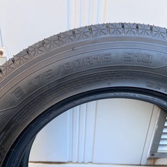 175/80R16 91Q スタッドレスタイヤの画像