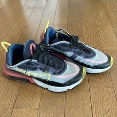 NIKE エアマックス2090

