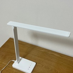 デスクライトの画像