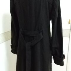 未使用保管品　H&M　婦人ロングコート　細身　長身　総裏付き　こげ茶色 ベルト付きの画像
