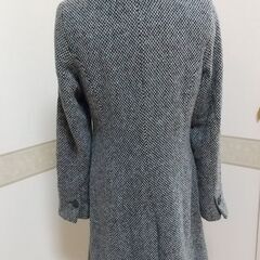 　H&M　婦人ロングコート　総裏付き　細身　９号くらい　の画像