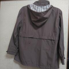 フード付ジャケットの画像