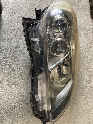 ﾌﾟﾘｳｽ30後期ﾍｯﾄﾞﾗｲﾄ