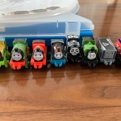 トーマスminis15個ケース付き
の画像