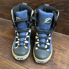 終了しました【中古品】スノボーブーツ